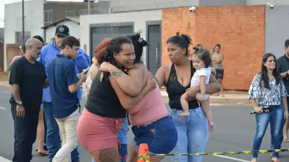 Adolescente morre atropelado ao sair da escola no Nova Lima
