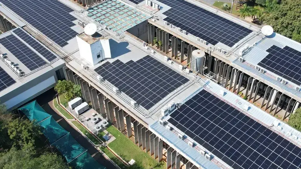 Alems elimina 10 concorrentes e fecha contrato solar por R$ 5,37 mi