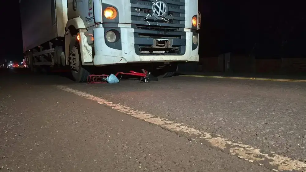 Ciclista indígena morre atropelada por caminhão em Dourados