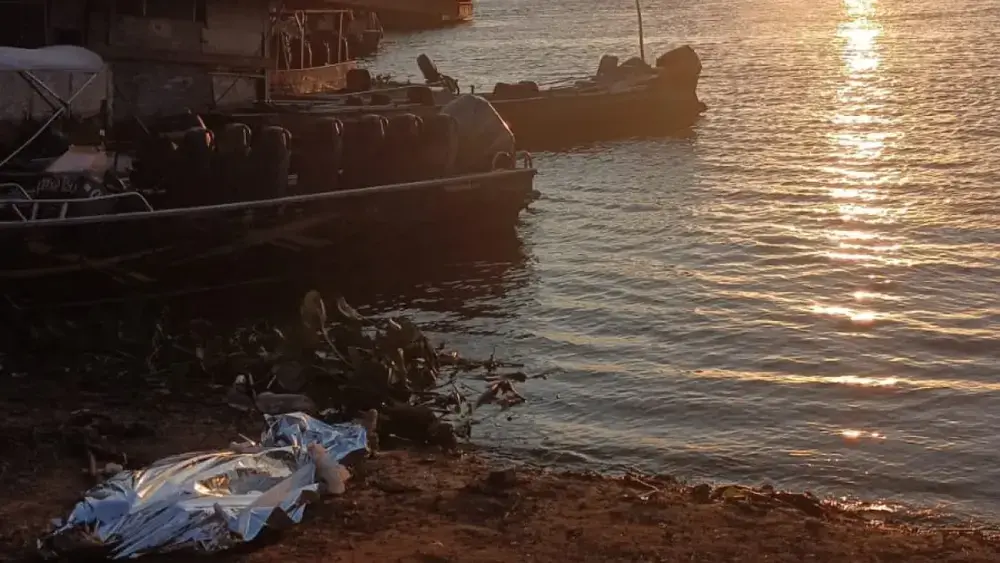 Colombiano morre afogado ao pular entre barcos no Rio Paraguai
