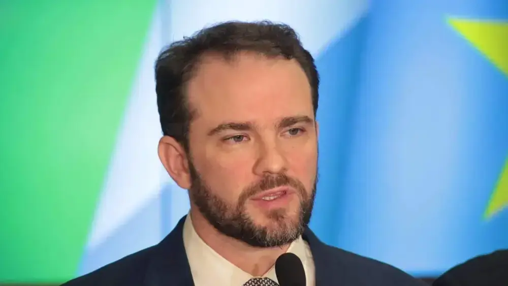 Durigan promete diálogo com indústria contra tarifaço e juros altos