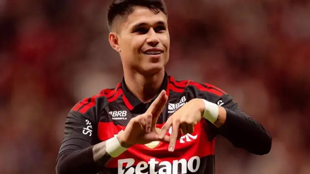 Flamengo vira sobre Olimpia e fecha amistosos com goleada
