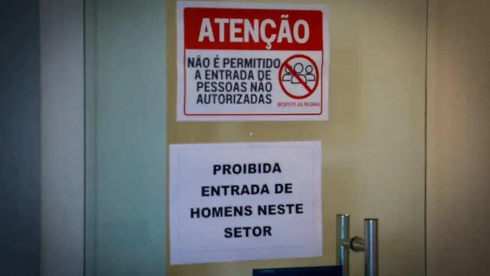 Idosa trancada e desnutrida é resgatada; companheiro preso em academia