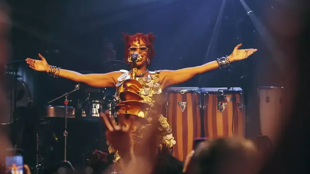 Karol Conká faz show gratuito na Parada da Cidadania em MS