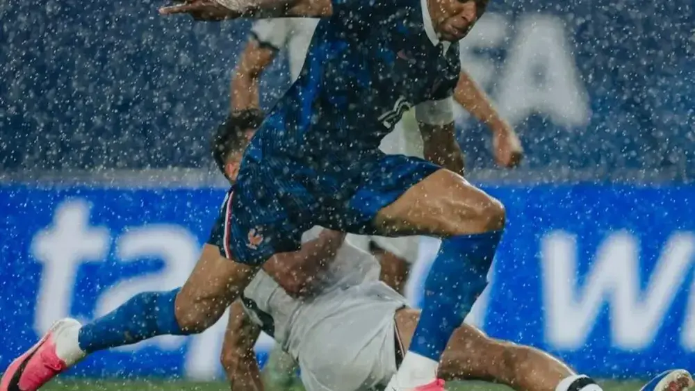 Mbappé decide, França vence Iraque e garante vaga nas oitavas
