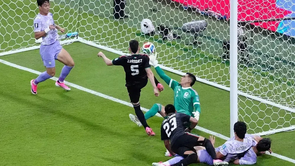 México vence Coreia e garante vaga nas oitavas