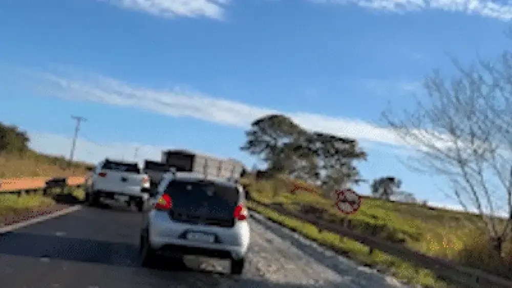 Sebo na pista interdita parcialmente MS-395 entre Bataguassu e Santa Rita