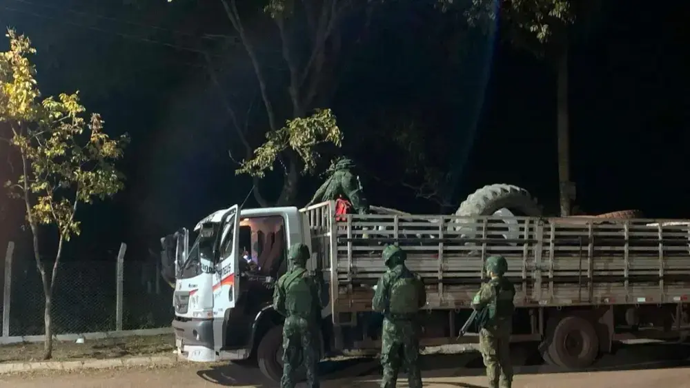 Soldado e ex-PM presos com haxixe alegam que pensavam ser celulares