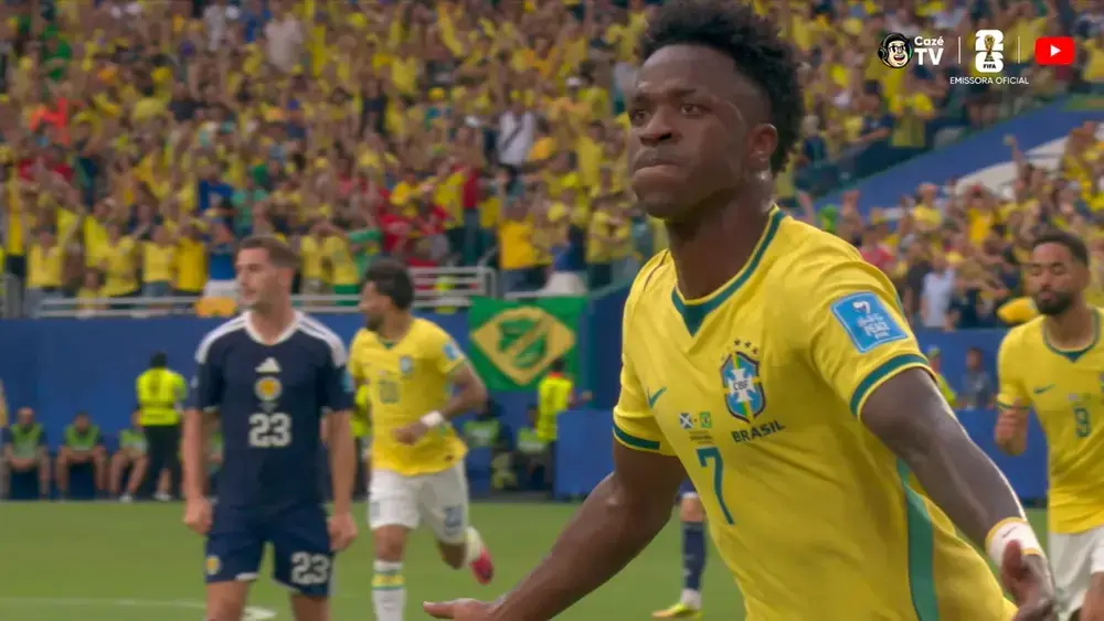 Vini Jr. tem gol anulado por falta no Brasil x Escócia